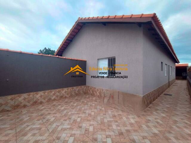 #810 - Casa para Venda em Mongaguá - SP